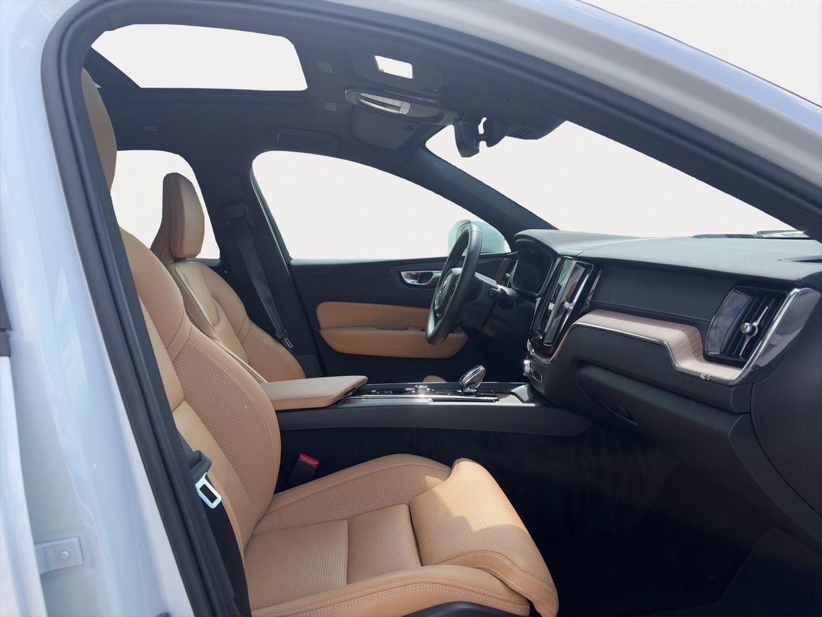 Volvo XC60 T8 AWD Ultimate Bright 360° HUD H/K Pano