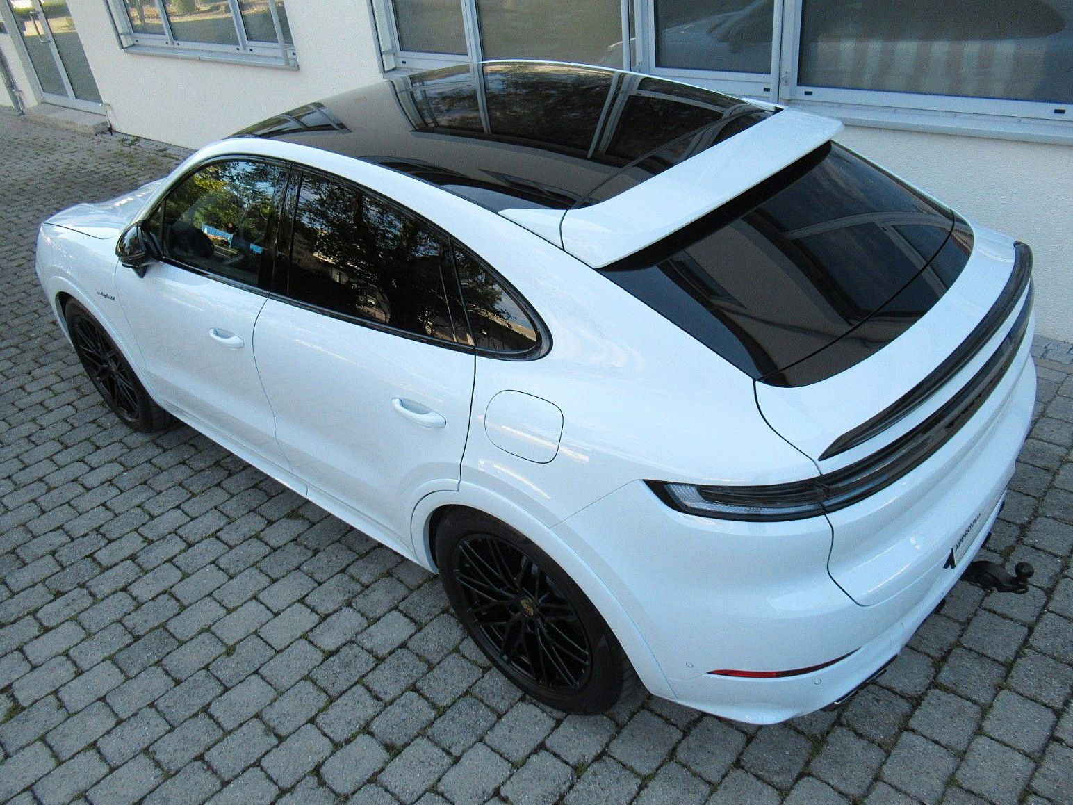 Porsche NEW COUPE E-H EXCL SPORTDESIGN BOSE+INNO AHK+GT