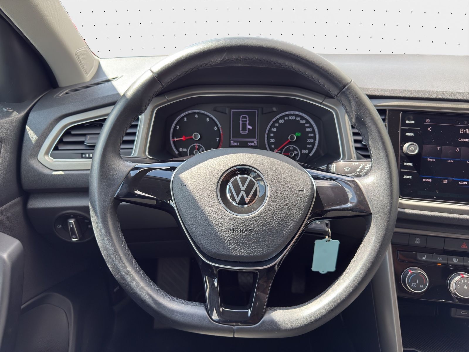 Volkswagen T-Roc Style 1.5 TSI DSG - Samsaru's Car Outlet