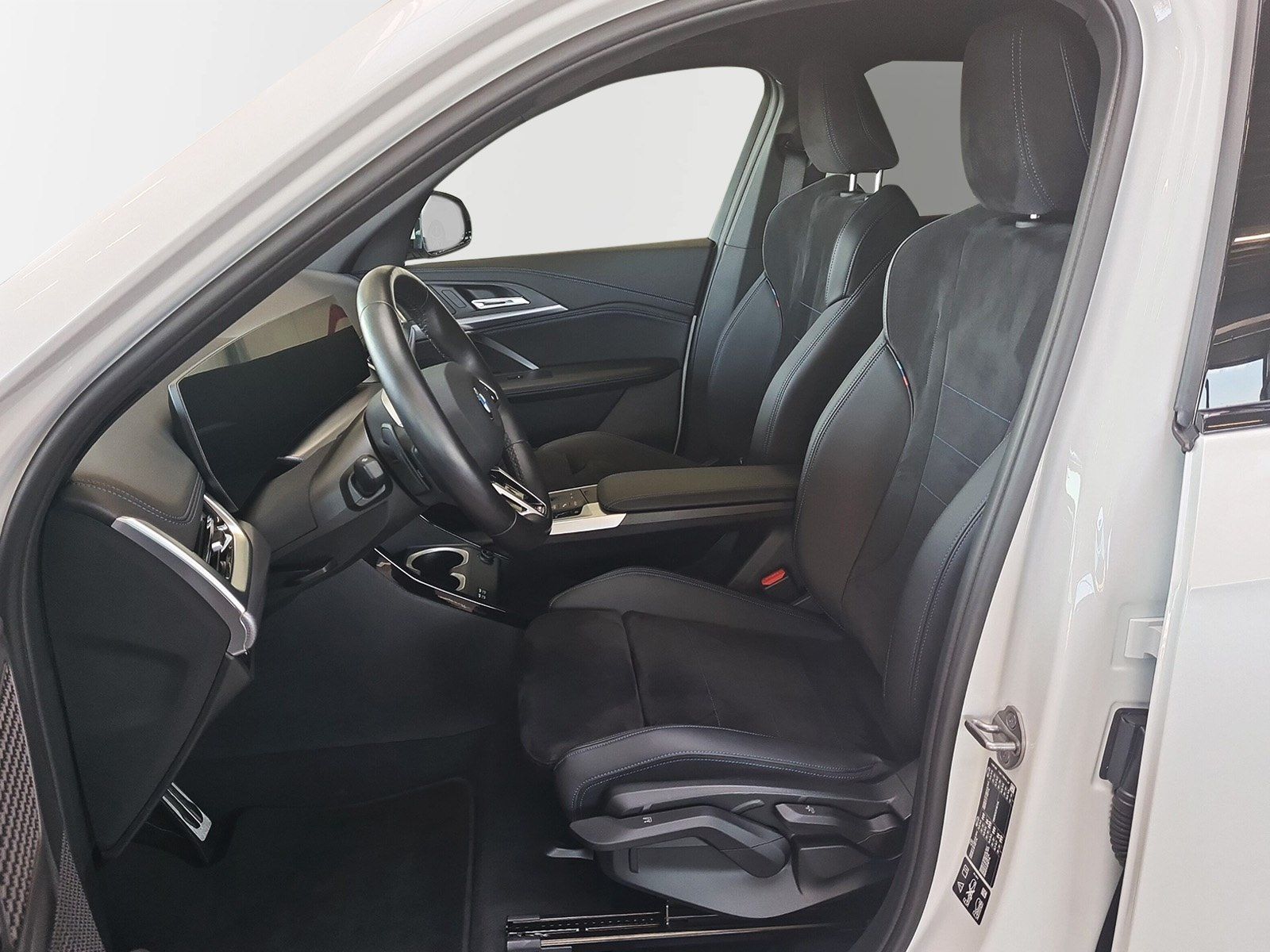 BMW X1 xDrive23i M-Sport - Samsaru's Car Outlet