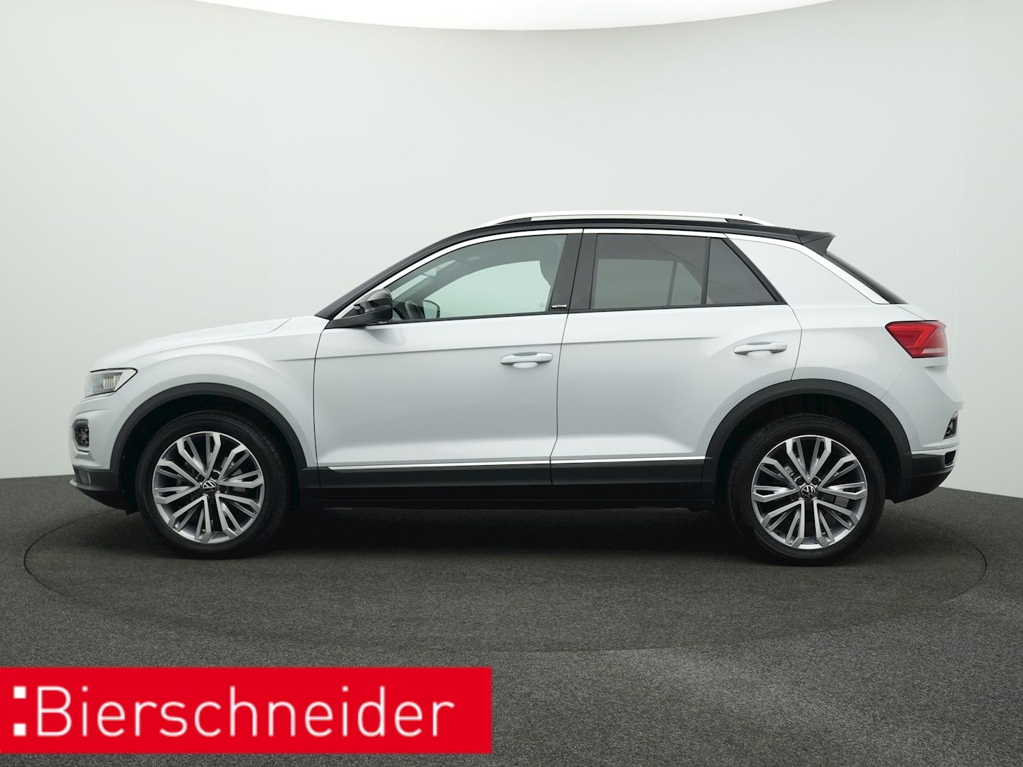 Volkswagen T-Roc 1.5 TSI Active - Samsaru's Car Outlet