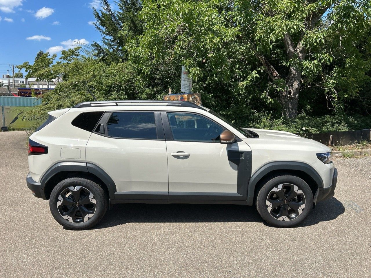 Dacia Duster III Hybrid 140 Extreme - Samsaru's Car Outlet