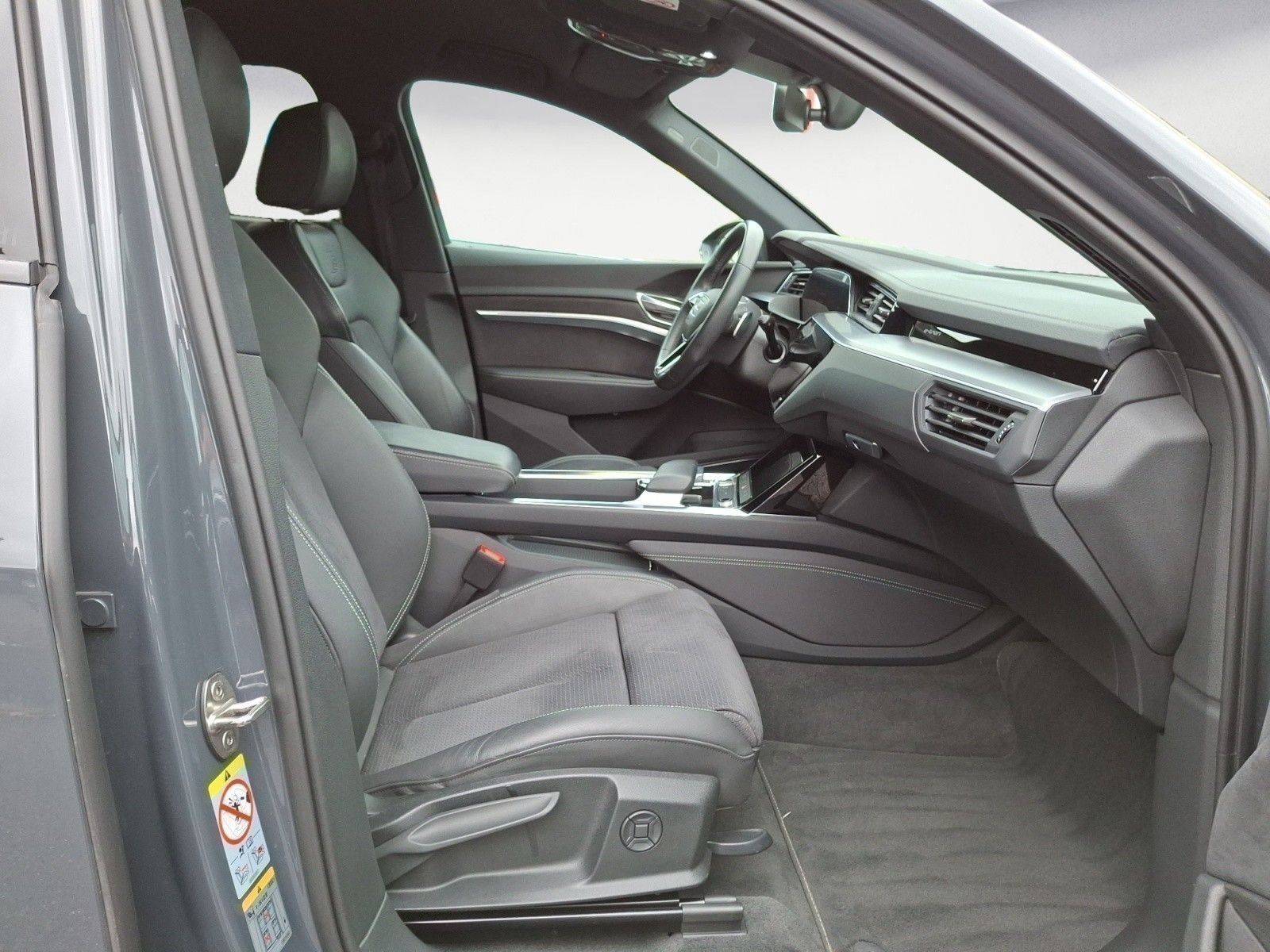 Audi Q8 e-tron 50 quattro S line AHK HUD B+Osound Sta