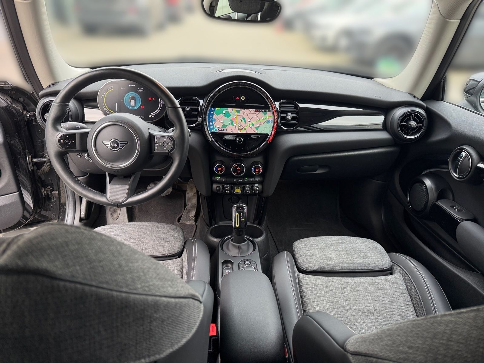 MINI Cooper SE Classic - Samsaru's Car Outlet