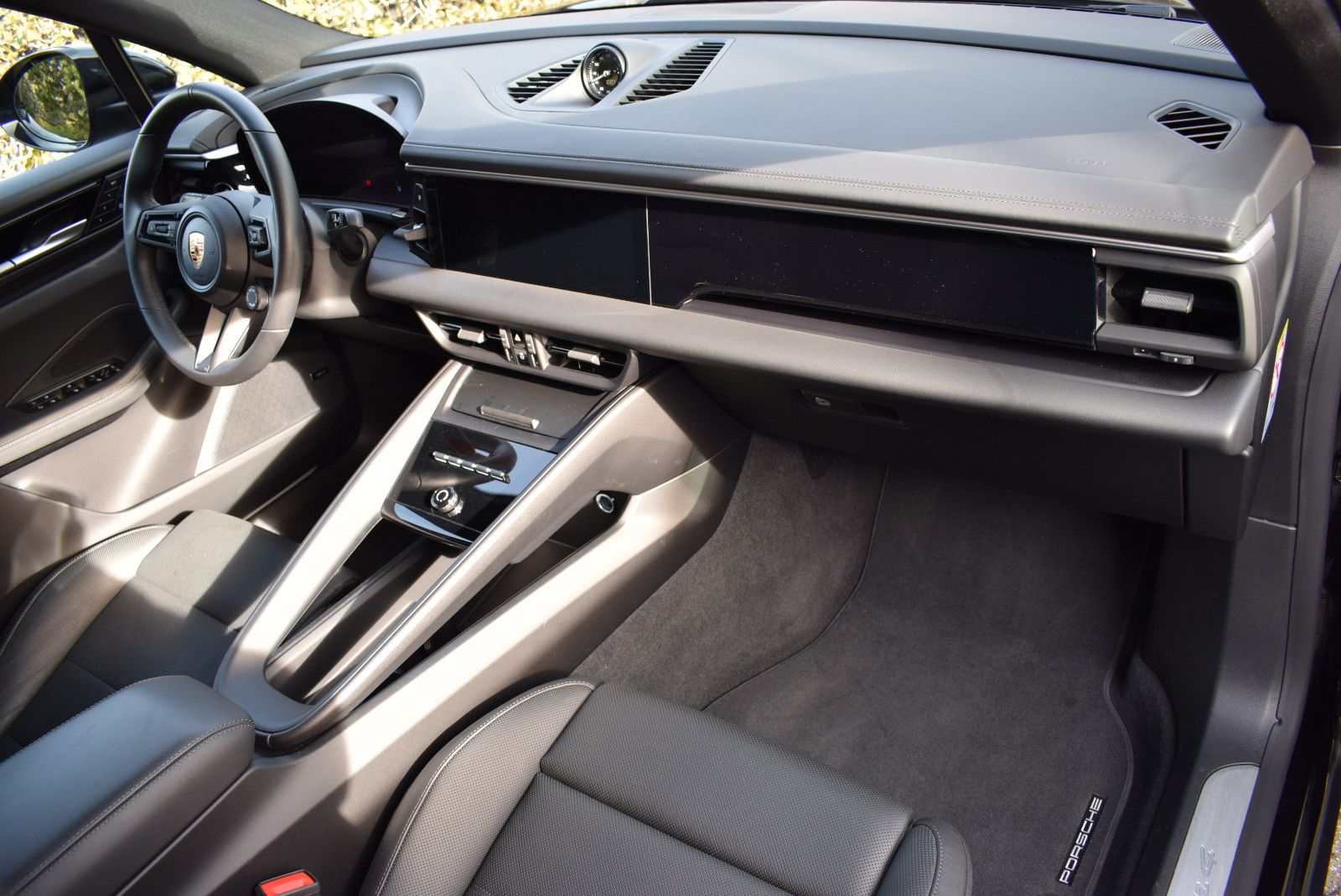 Porsche Macan 4 - Samsaru's Car Outlet