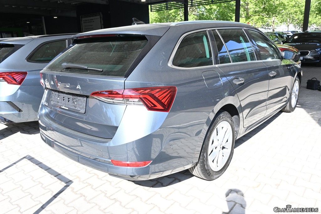 Skoda Octavia Combi 2.0 TDI DSG Style - Samsaru's Car Outlet