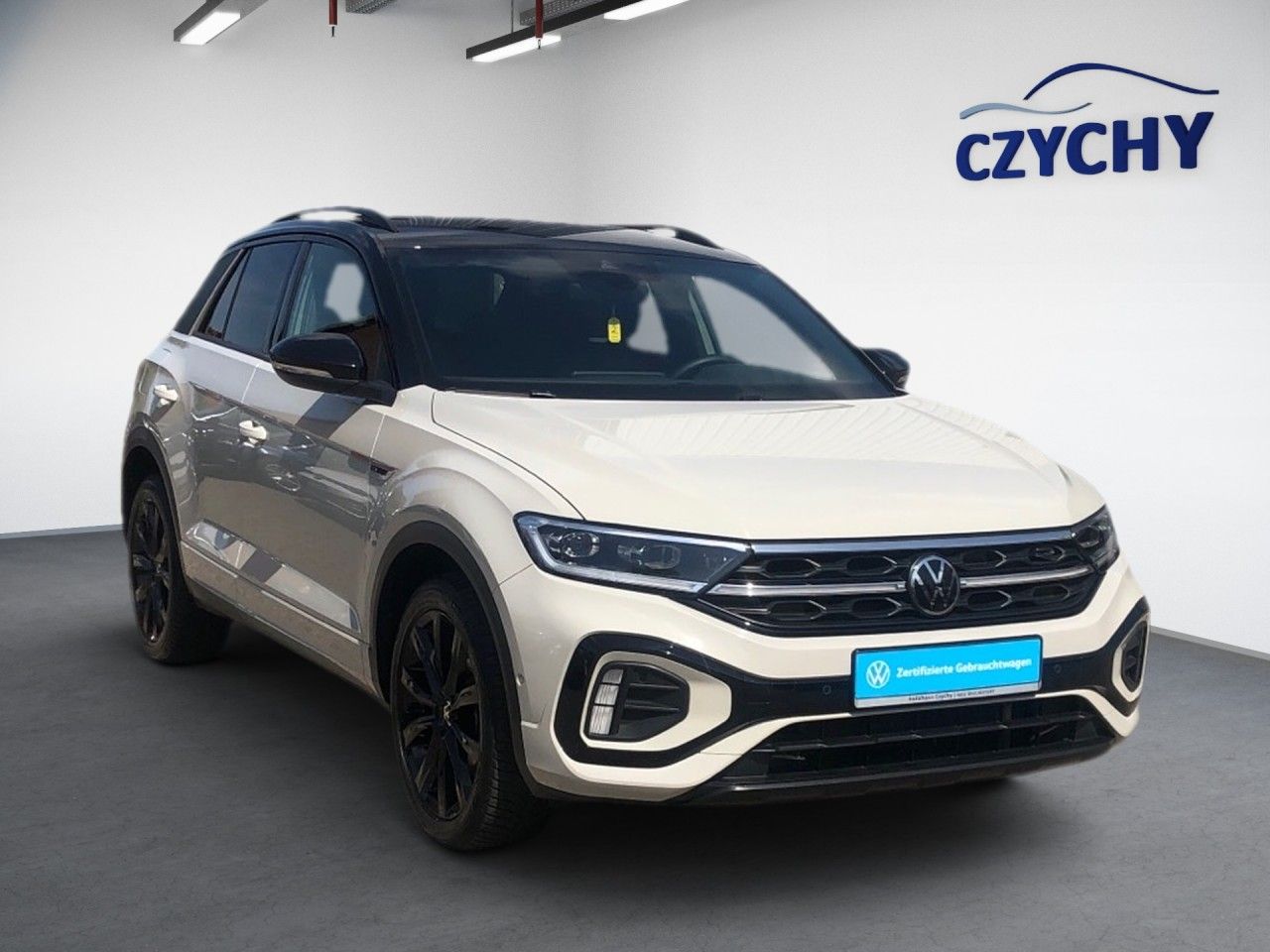 Volkswagen T-Roc 2.0 l TDI DSG R-Line+ - Samsaru's Car Outlet