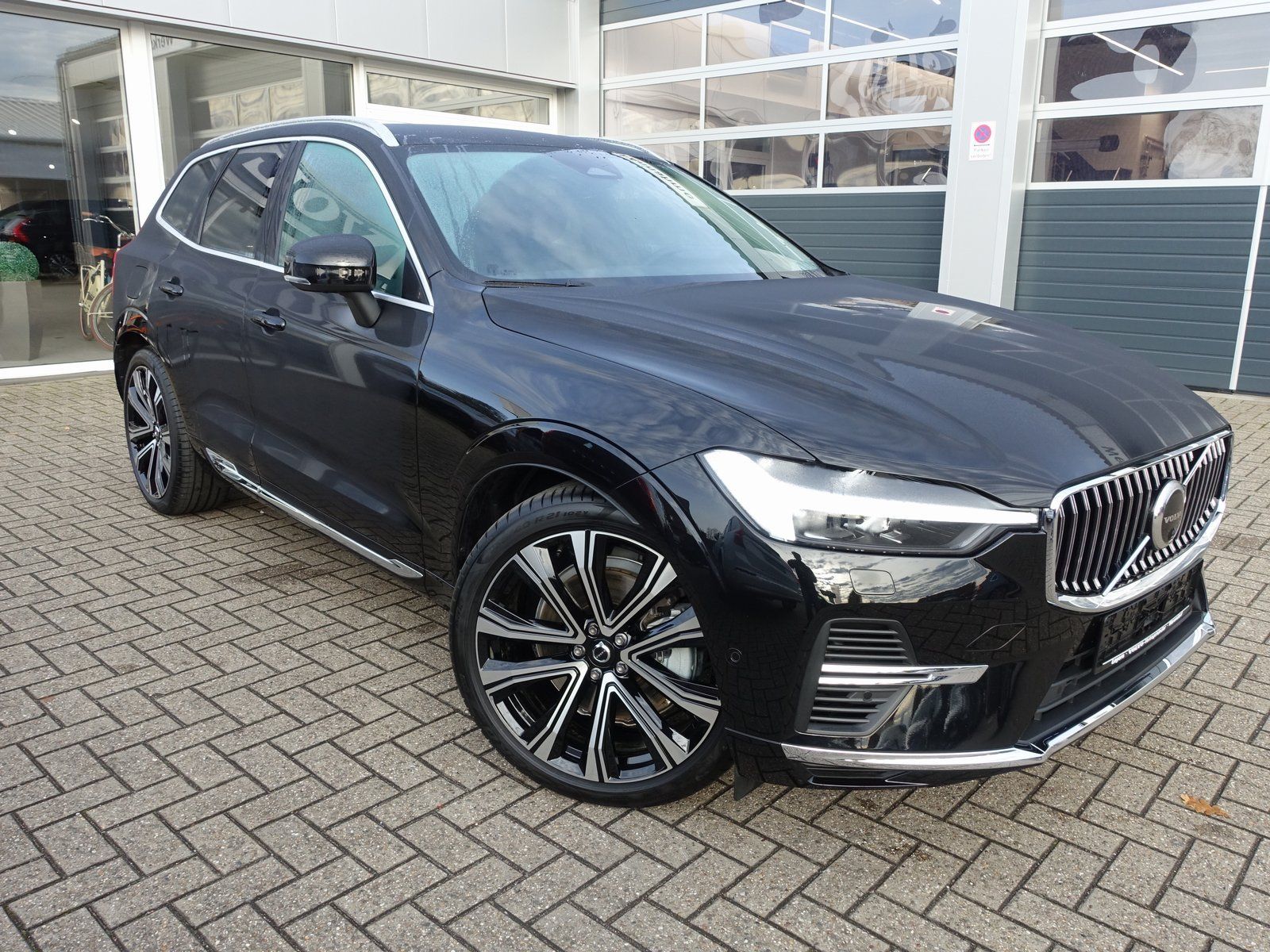 Volvo XC60 Plus T6 AWD/H&K/360°/FourC/AHK/Pano/BLIS