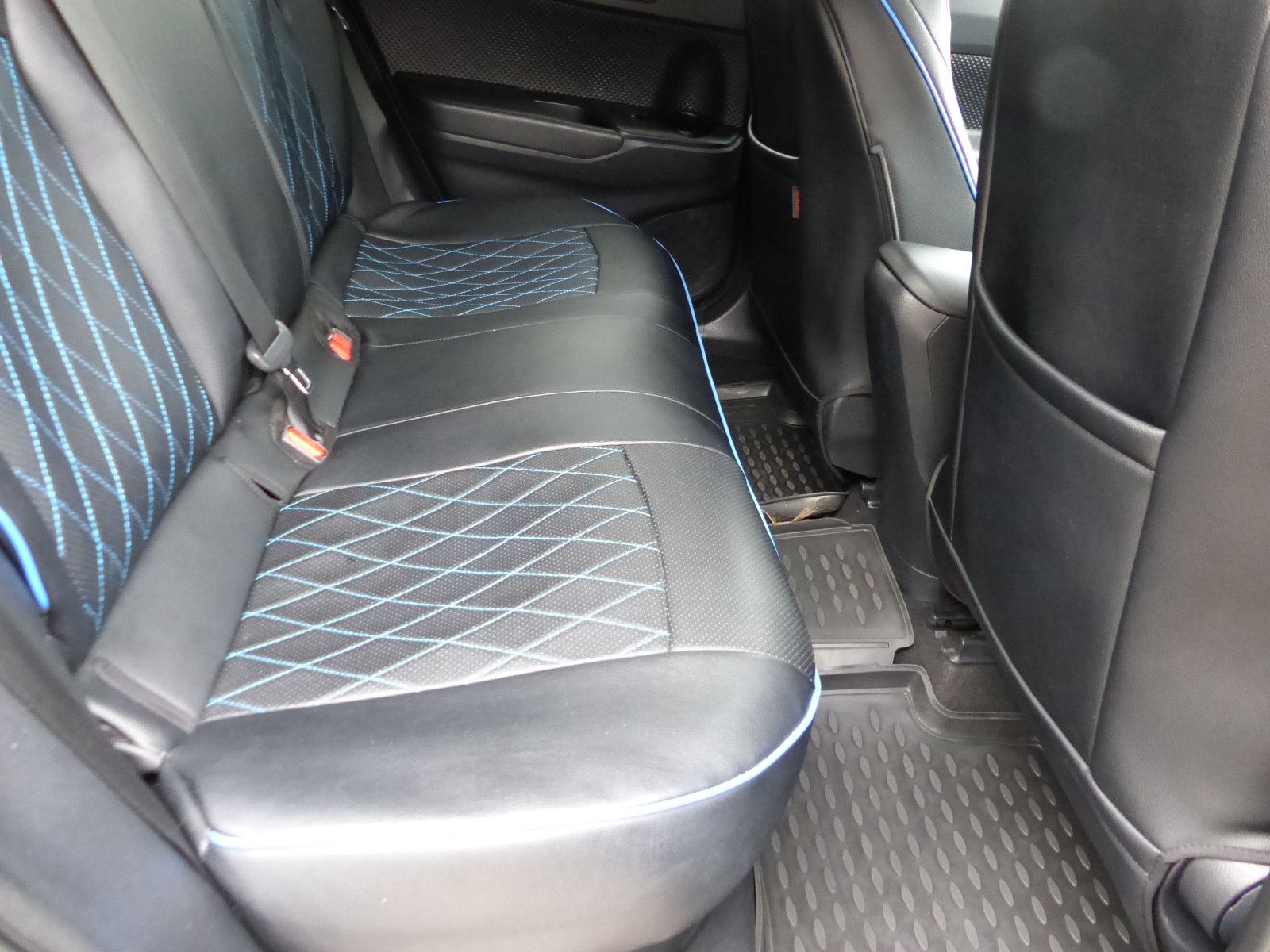 Toyota C-HR 1.8 VVT-i Hybrid Club - Samsaru's Car Outlet