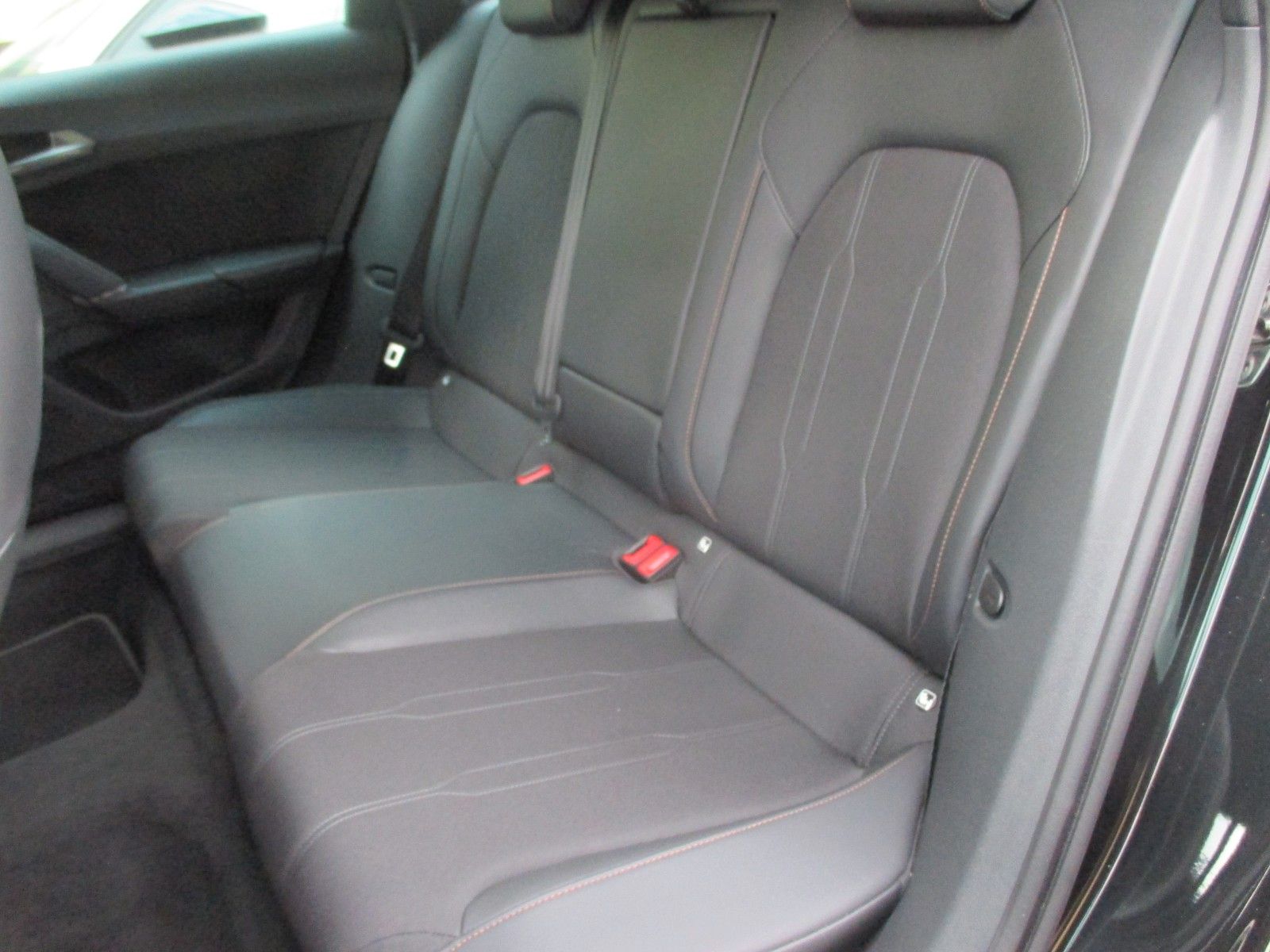 Cupra Leon 1.5 TSI DSG Sportstourer - Samsaru's Car Outlet