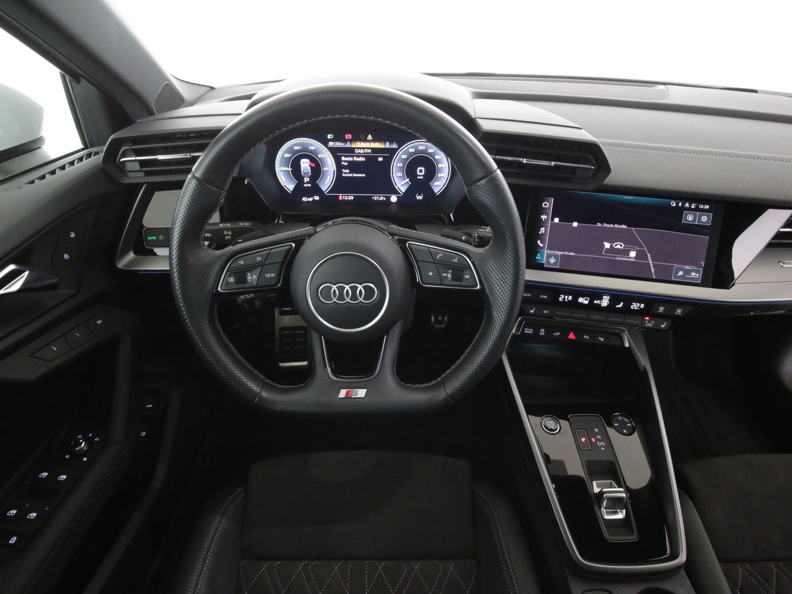 Audi A3 Sportback 40 TFSI e S line - Samsaru's Car Outlet