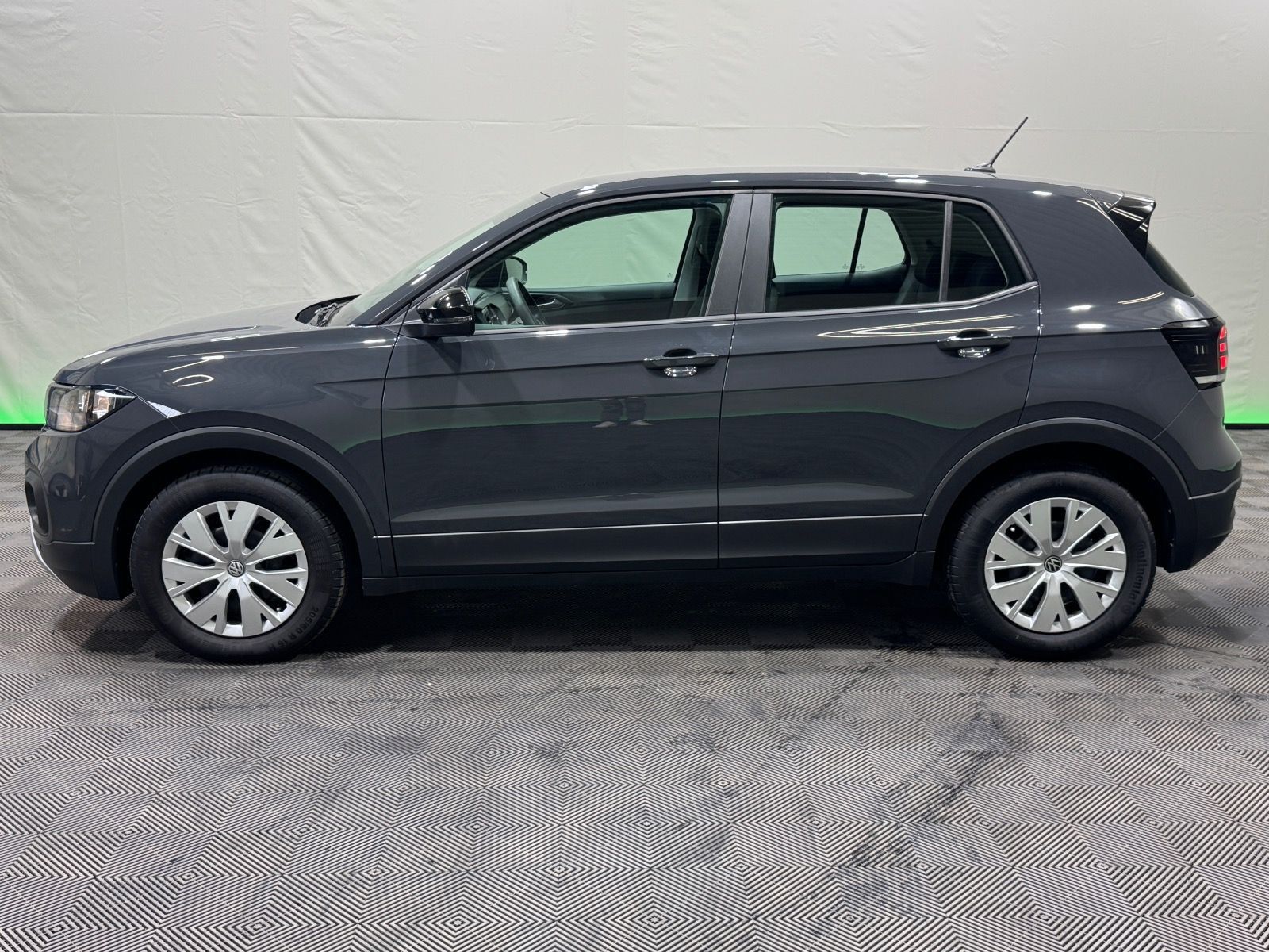 Volkswagen T-Cross 1.0 TSI - Samsaru's Car Outlet