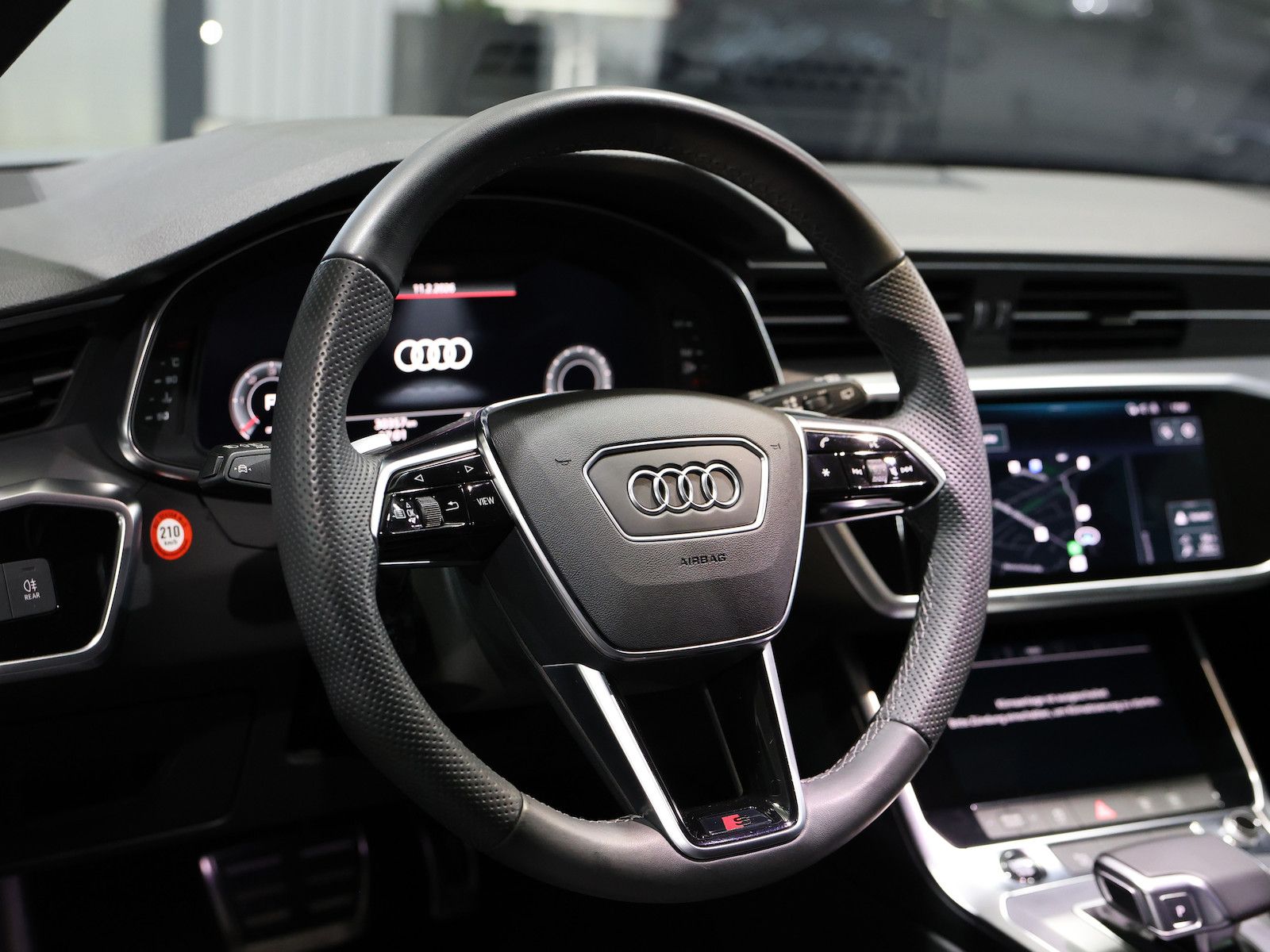Audi A6 Avant 40 TDI S-LINE BLACK / PANORAMA, LED, VC
