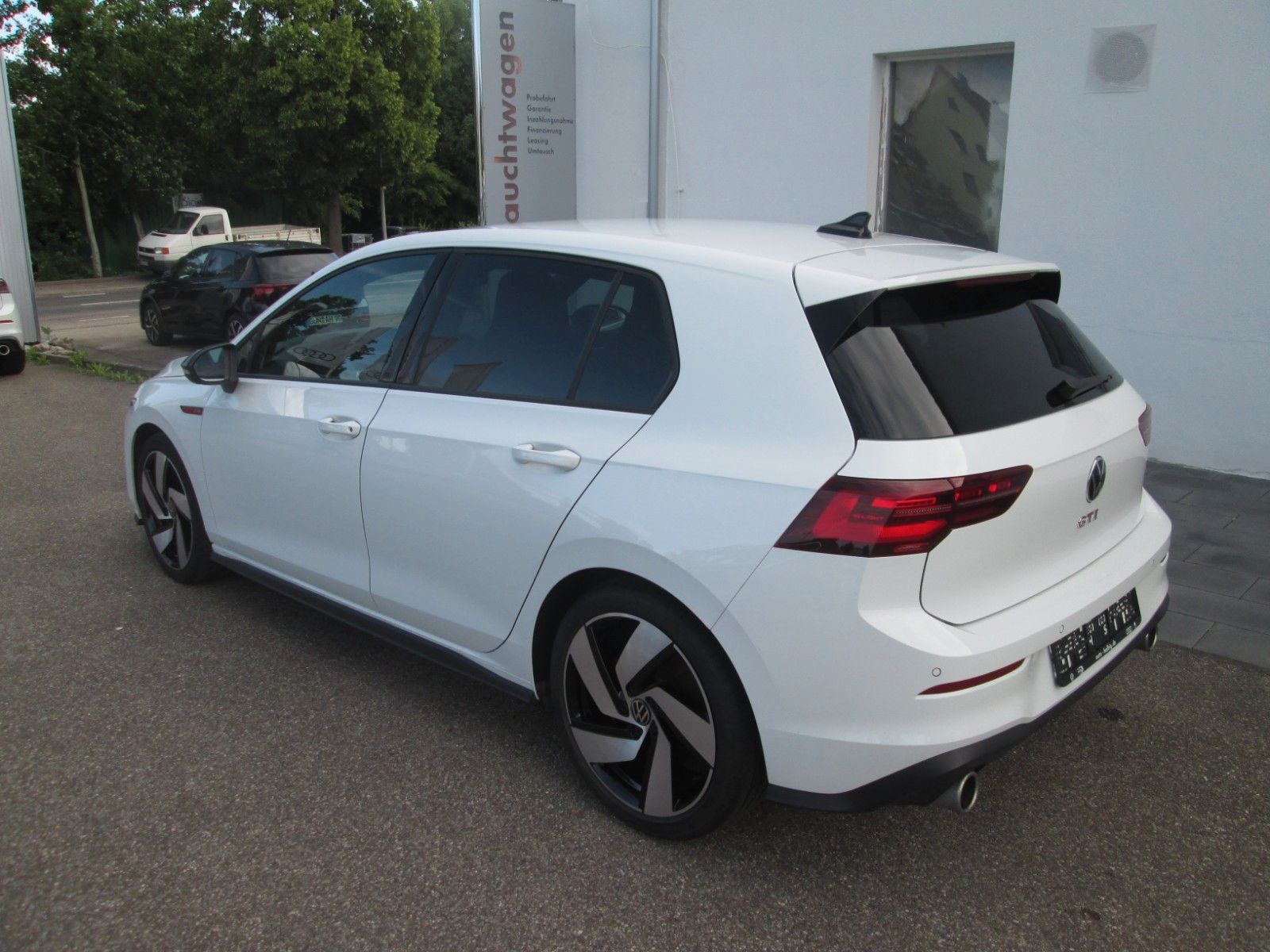Volkswagen Golf VIII GTI 2.0 TSI - Samsaru's Car Outlet
