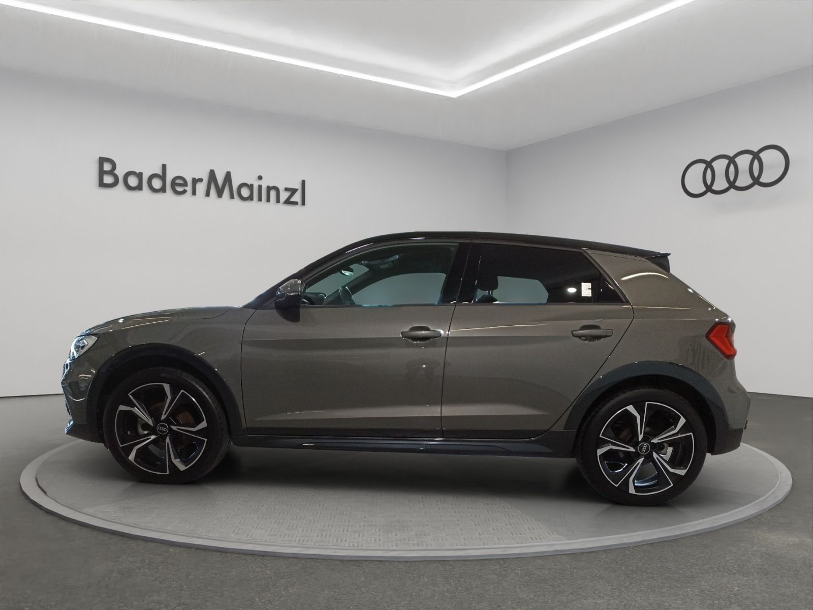 Audi A1 allstreet S tronic - Samsaru's Car Outlet
