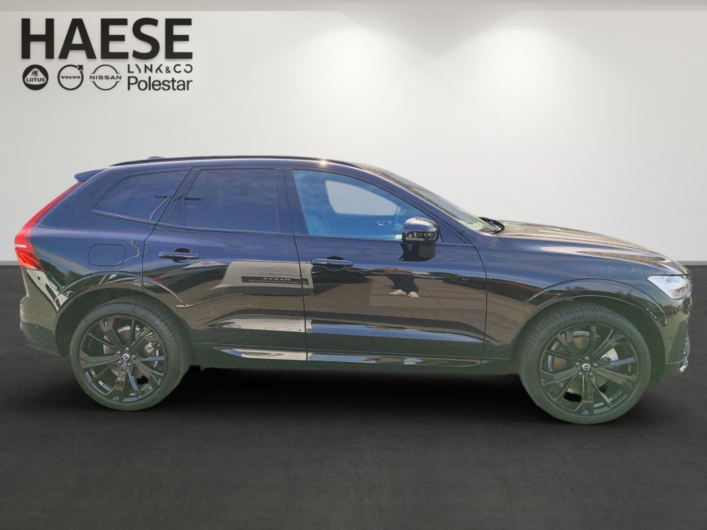 Volvo XC60 T8 Ultra Black Edition Recharge Plug-In Hyb - Samsaru's Car Outlet