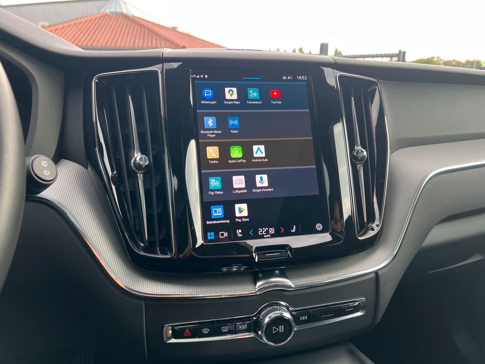 Volvo XC60 T6 Plus Dark PANO|AHK|FLED|20"|MEMORY|360°|