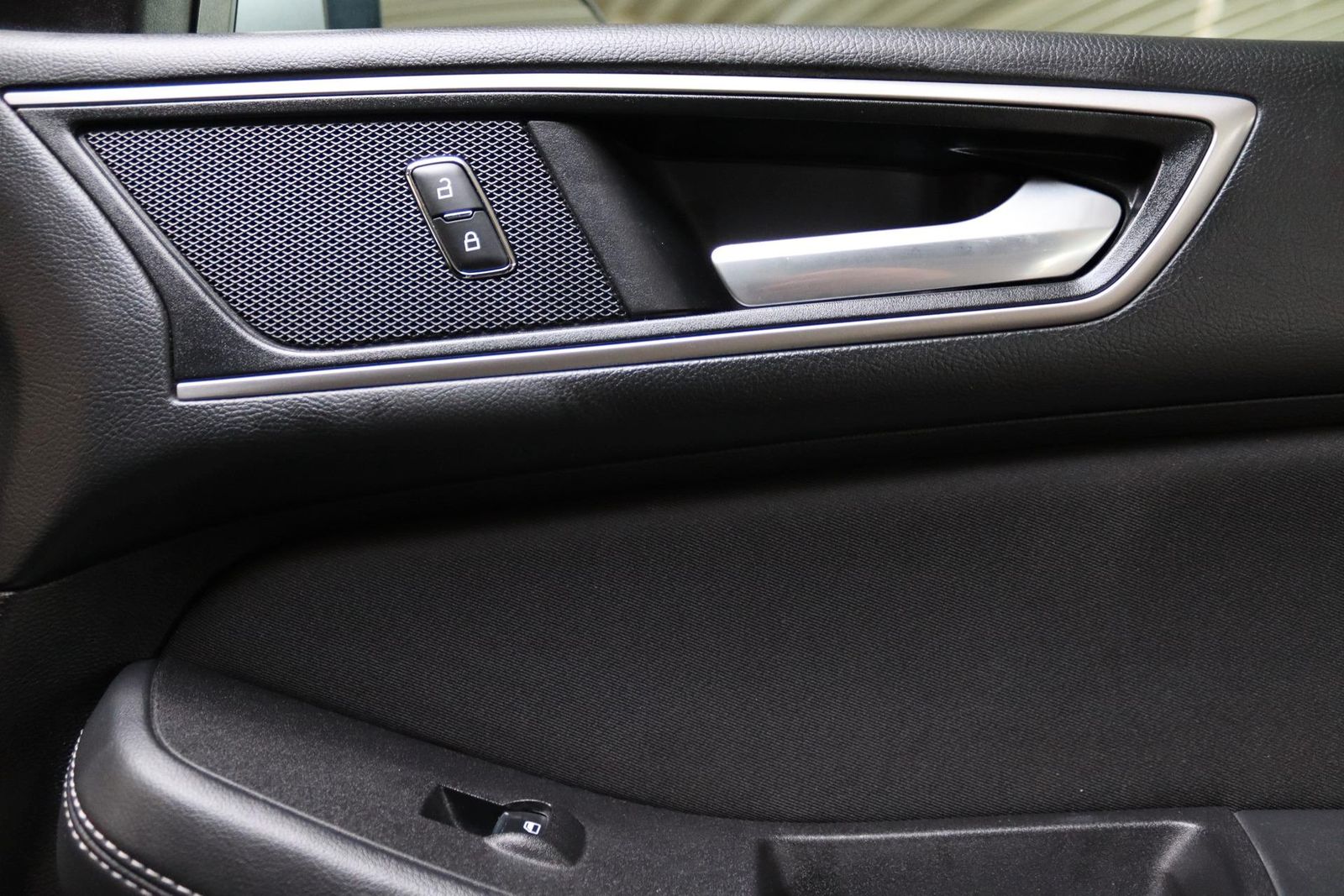 Ford S-MAX 2.0 EcoBlue Business - Samsaru's Car Outlet