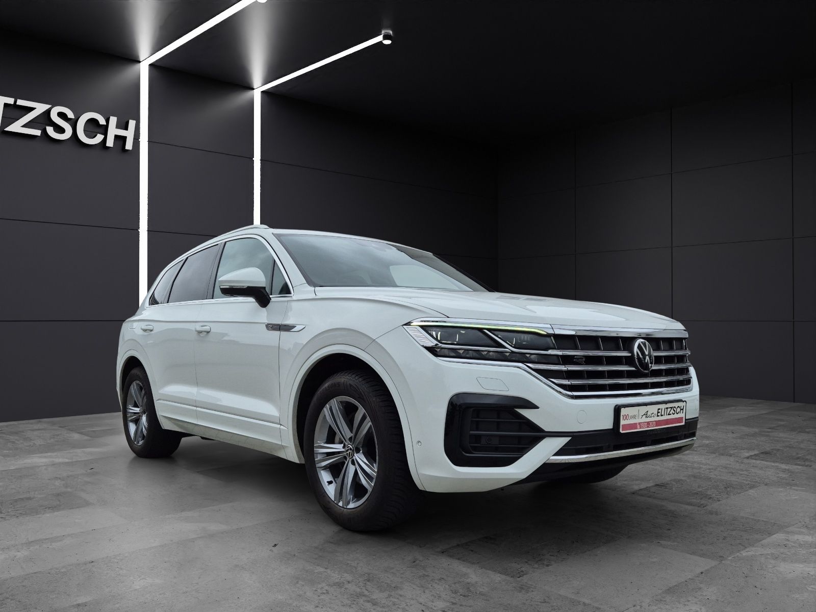 Volkswagen Touareg TDI R-Line 4M - Samsaru's Car Outlet