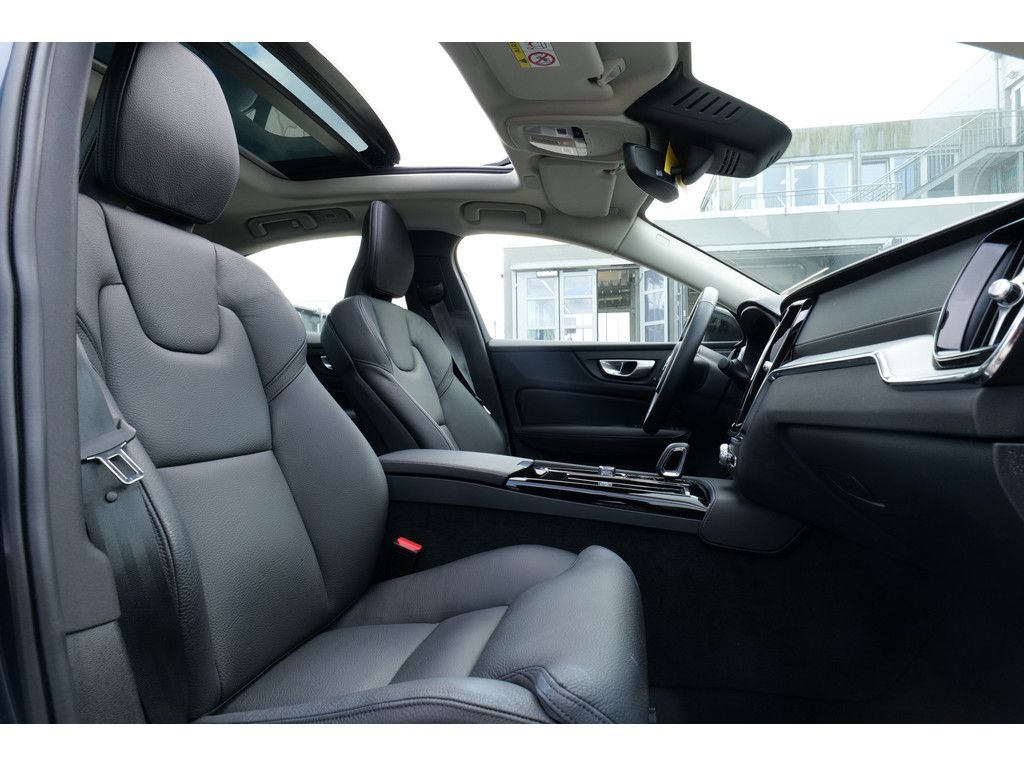 Volvo S60 Lim. T8 Ultimate Dark Recharge Plug-In Hybri