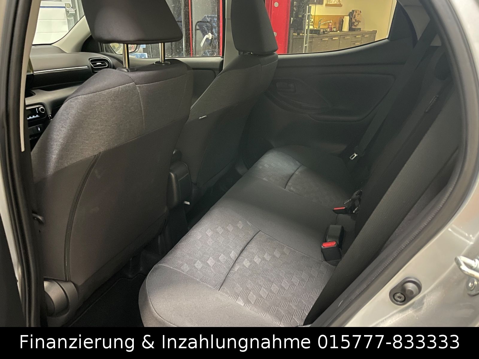 Toyota Yaris Hybrid Style LED Navi Apple ACC Kamera