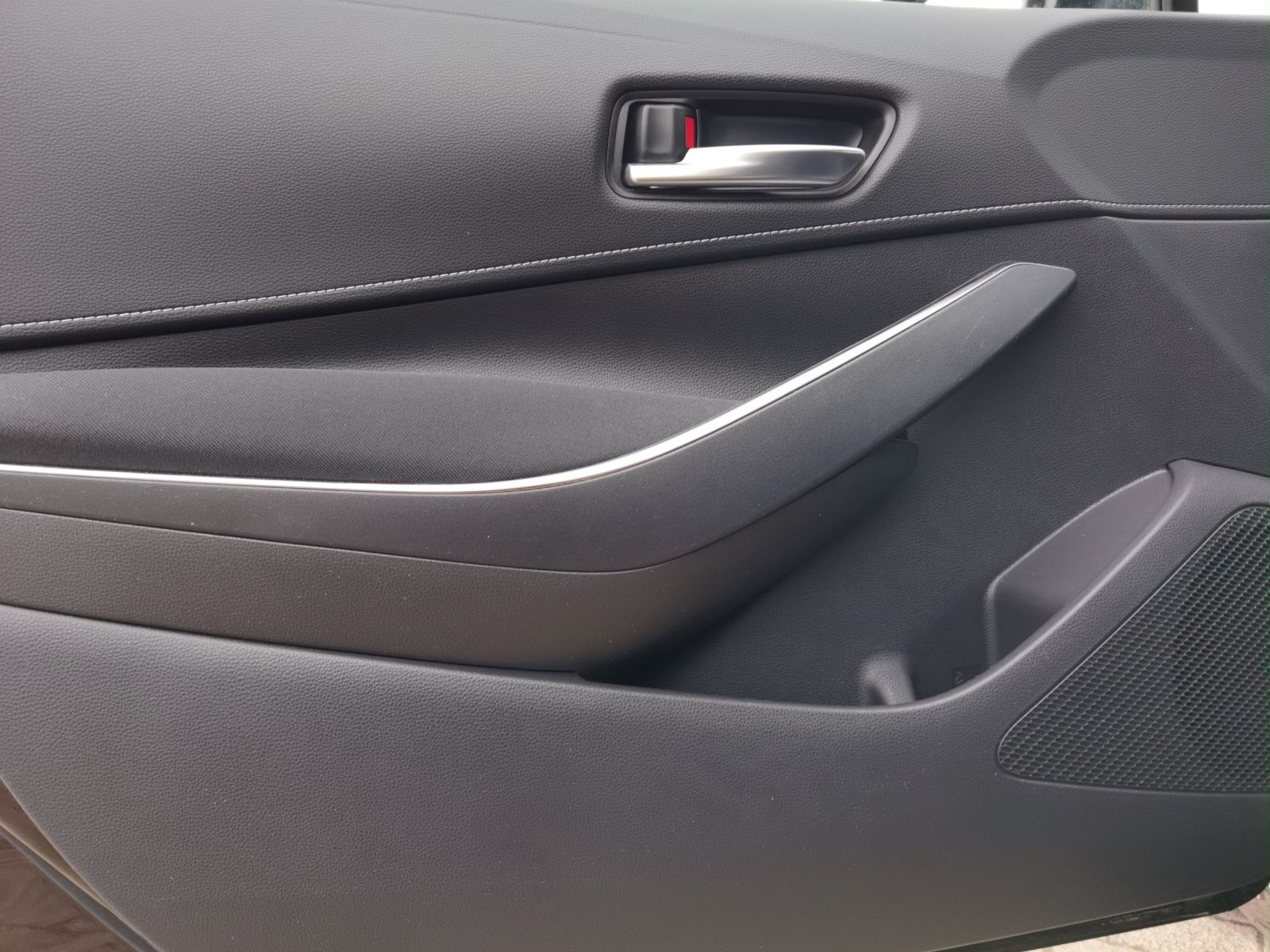 Toyota Corolla Touring Sports 2.0 Hybrid Comfort - Samsaru's Car Outlet
