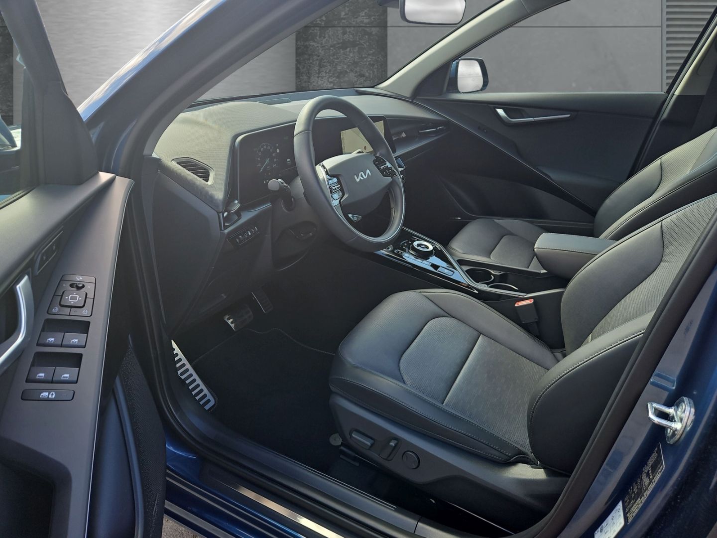 Kia Niro NIRO 1.6 DCT6 Plug-in Hybrid Spirit+ - Samsaru's Car Outlet