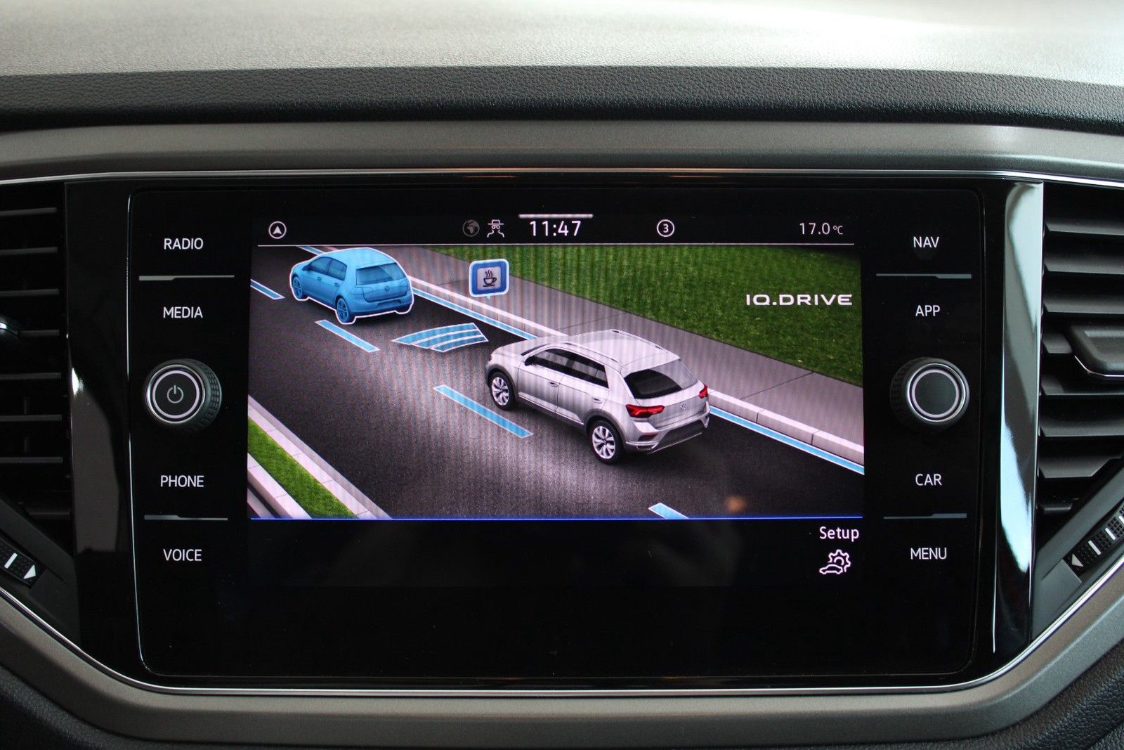 Volkswagen T-Roc 1.5 TSI Style - Samsaru's Car Outlet
