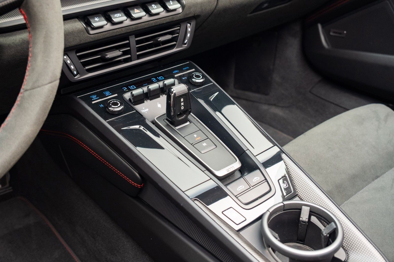 Porsche 911 Targa 4 GTS T-Hybrid
