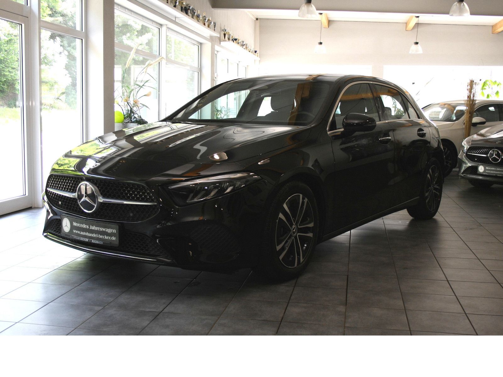 Mercedes-Benz A 180 Progres. Line Advanced Plus - Samsaru's Car Outlet