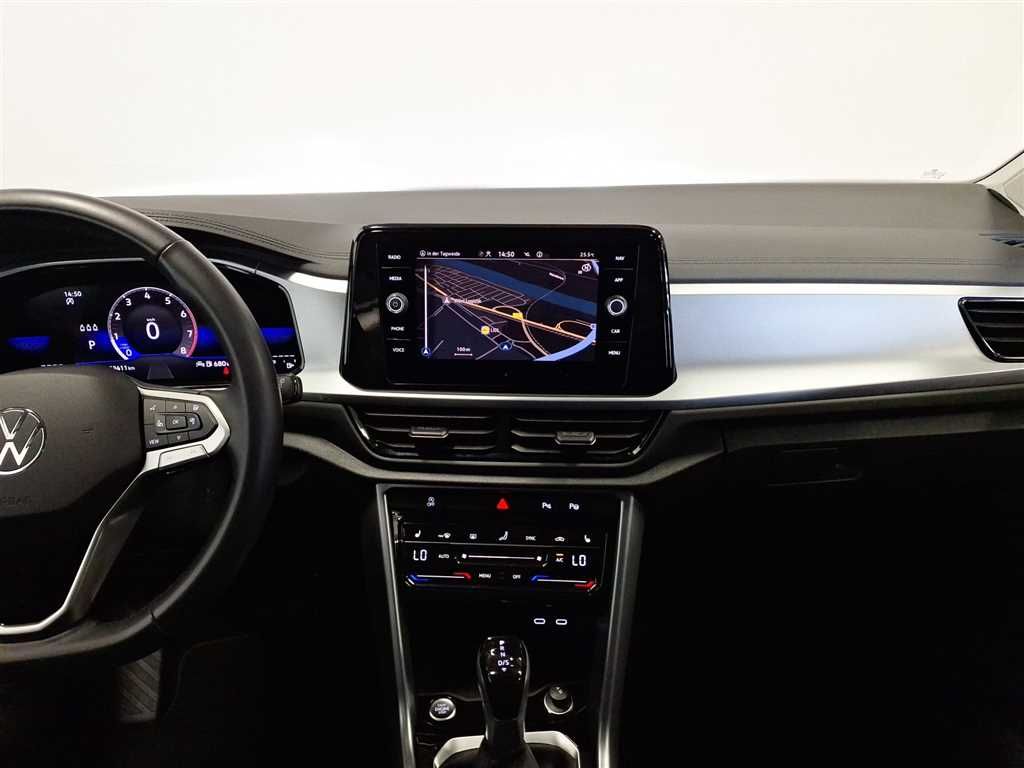 Volkswagen T-Roc Life 1.5 TSI DSG - Samsaru's Car Outlet