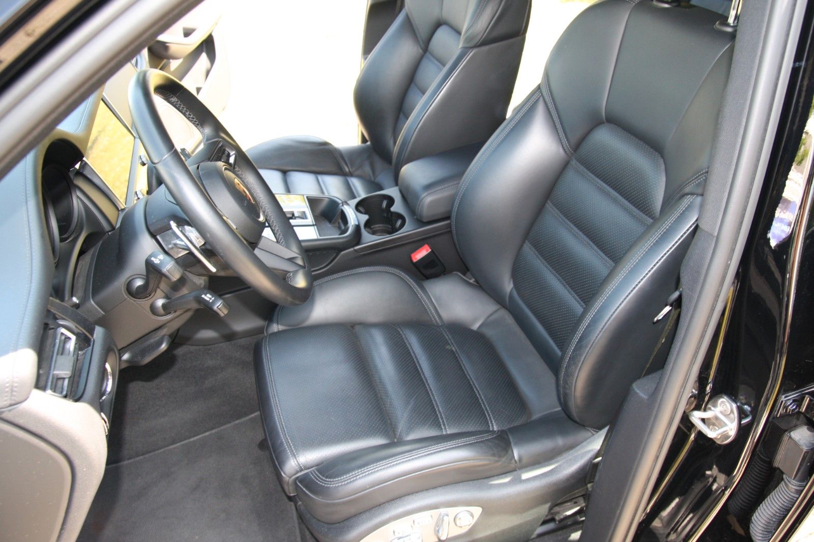 Porsche Macan - Samsaru's Car Outlet
