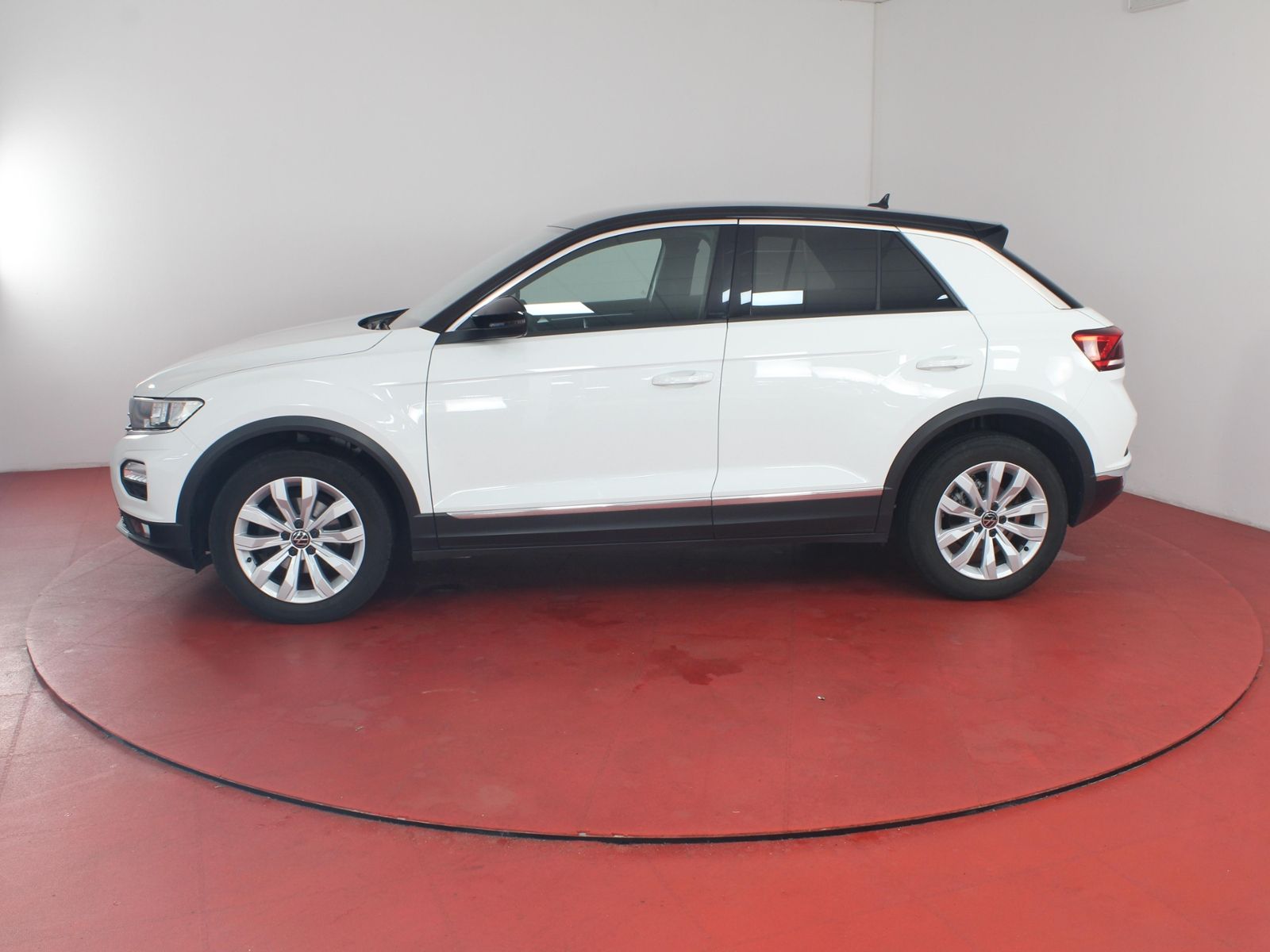 Volkswagen T-ROC 1.5TSI DSG - Samsaru's Car Outlet