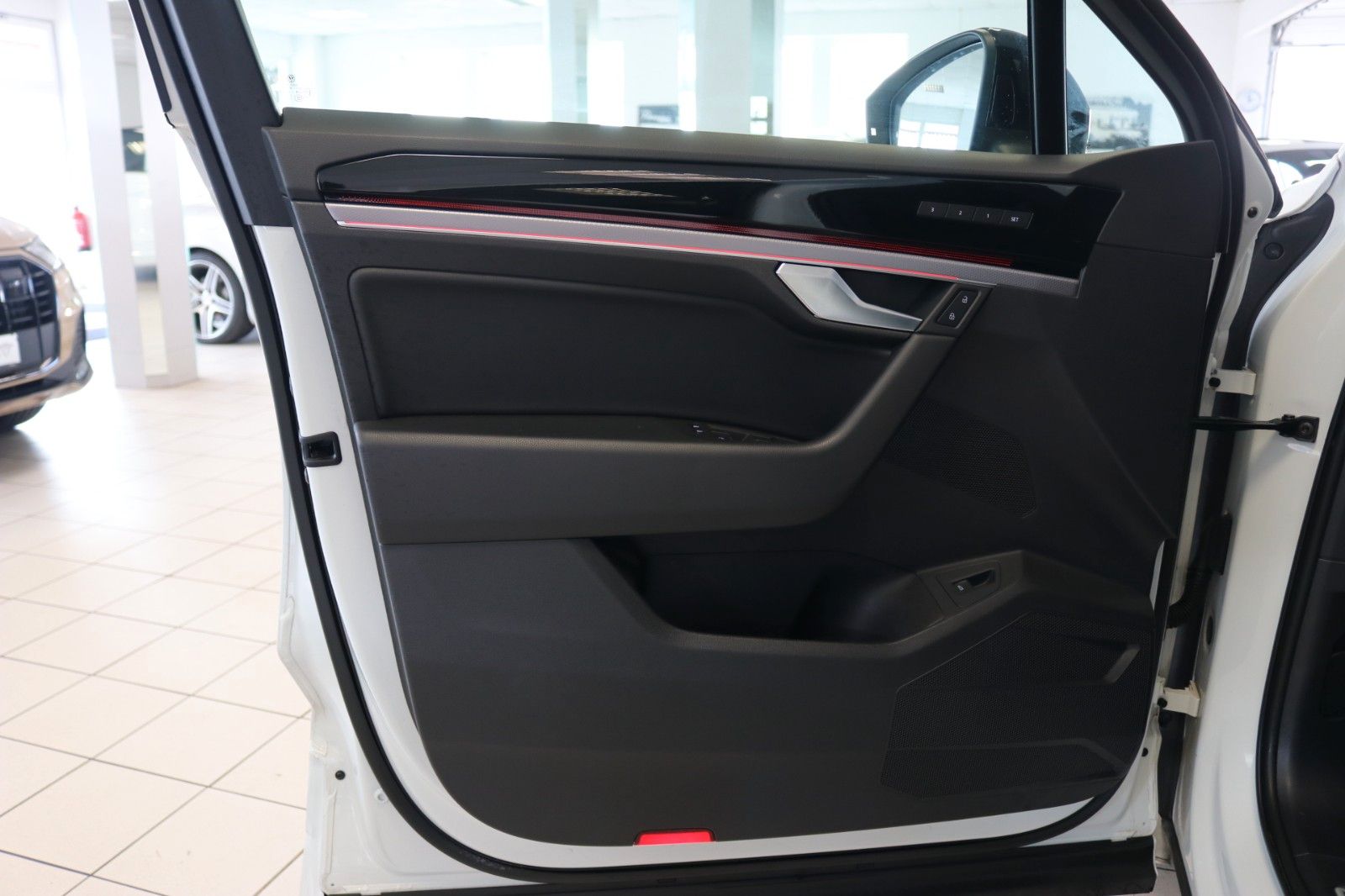 Volkswagen Touareg R-Line Luft AHK Matrix Pano 360° STHZ