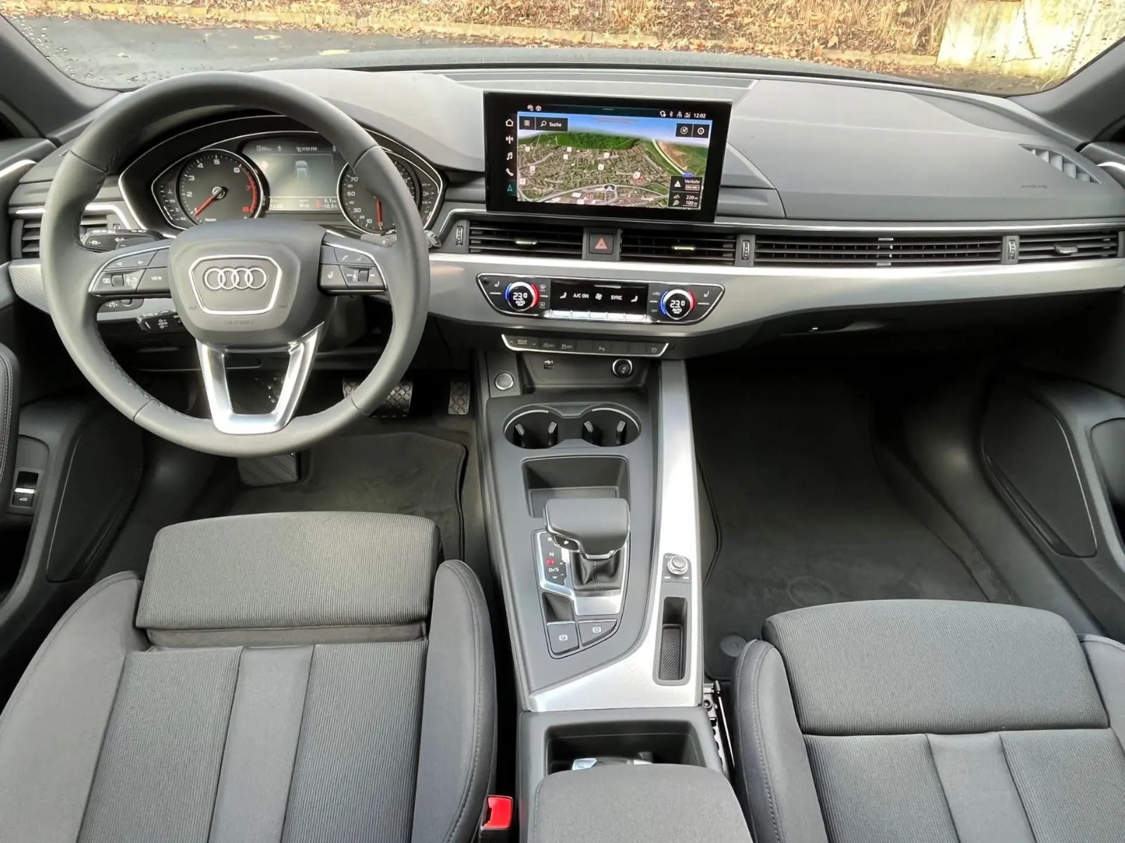 Audi A4 Avant 40 TFSI advanced - Samsaru's Car Outlet