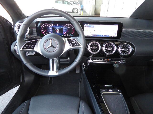 Mercedes-Benz A 200 Progressive - Samsaru's Car Outlet
