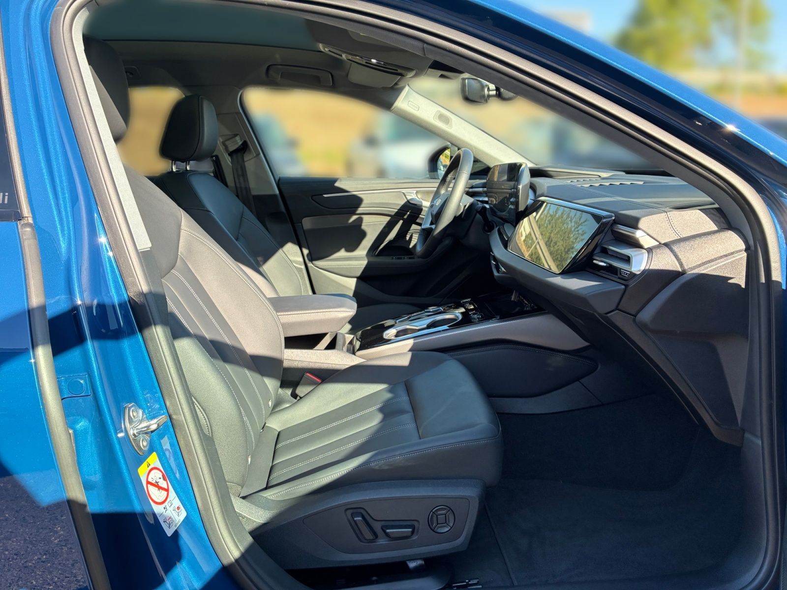 Audi A6 Avant S-Line TDI quattro S-tronic / Pano, AHK