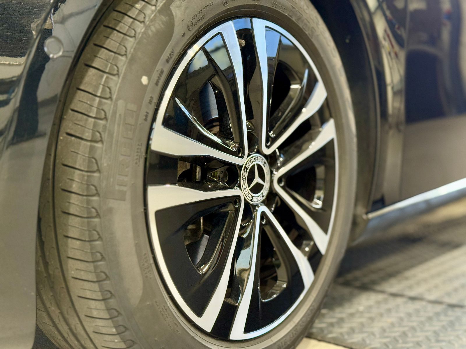 Mercedes-Benz A 180d Progressive - Samsaru's Car Outlet