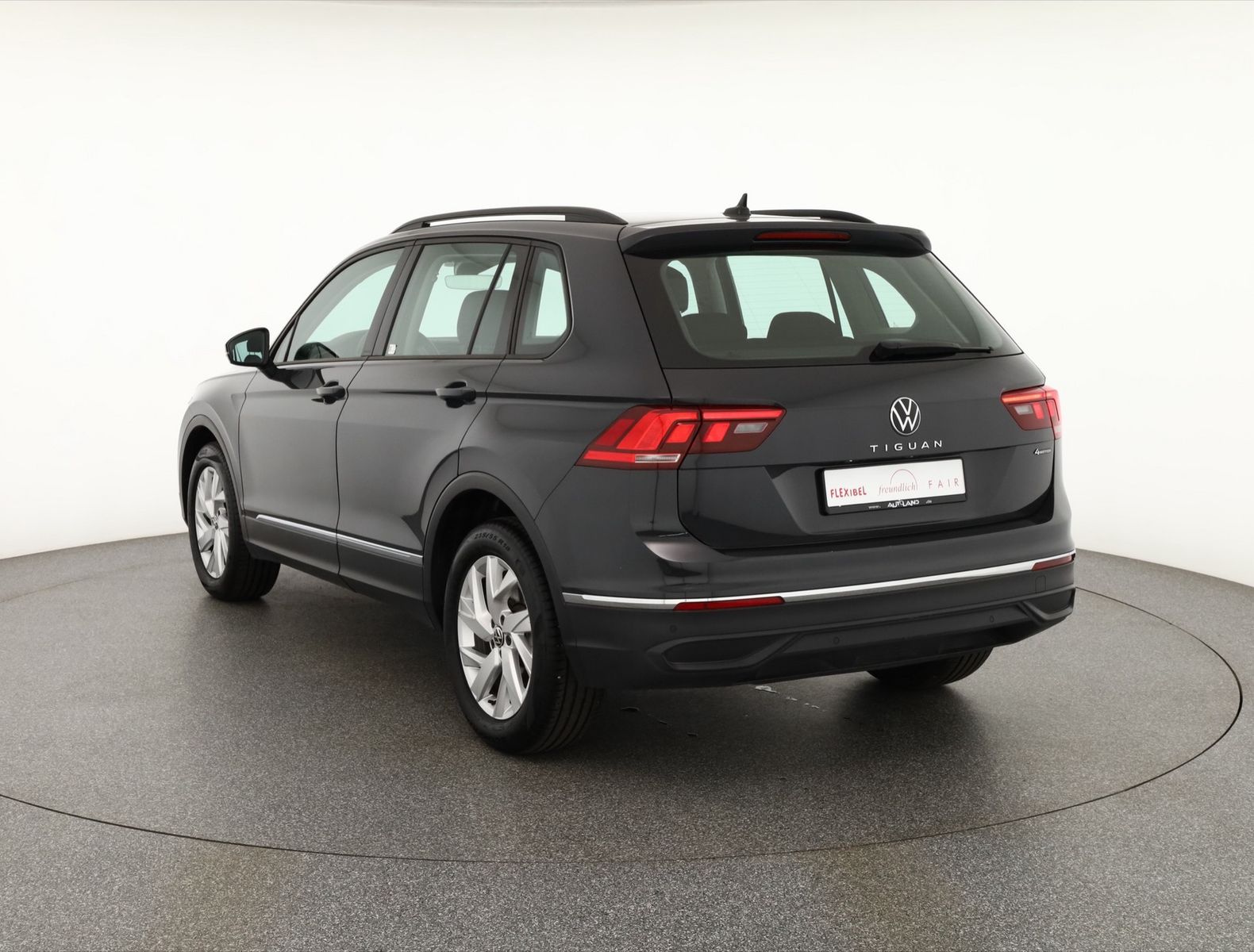 Volkswagen Tiguan 2.0 TSI 4Motion Life - Samsaru's Car Outlet