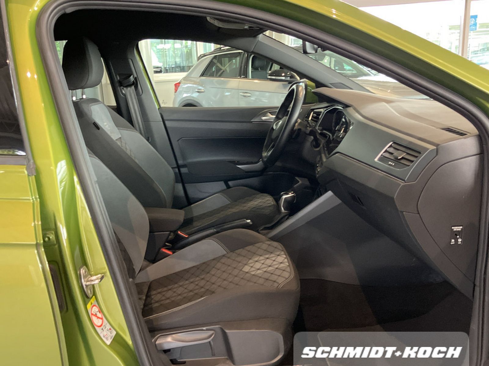 Volkswagen Taigo 1.0 TSI DSG R-Line - Samsaru's Car Outlet