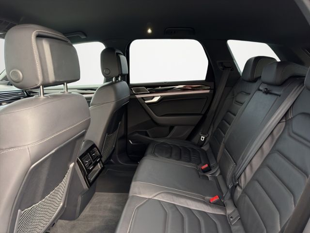Volkswagen Touareg 3.0TDI 4M R-Line Matrix/AHK/Luft/Dynaudi