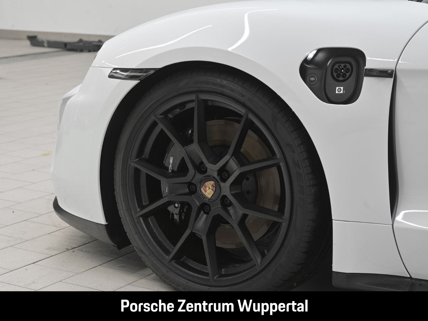 Porsche Taycan GTS InnoDrive Head-Up LED-Matrix BOSE
