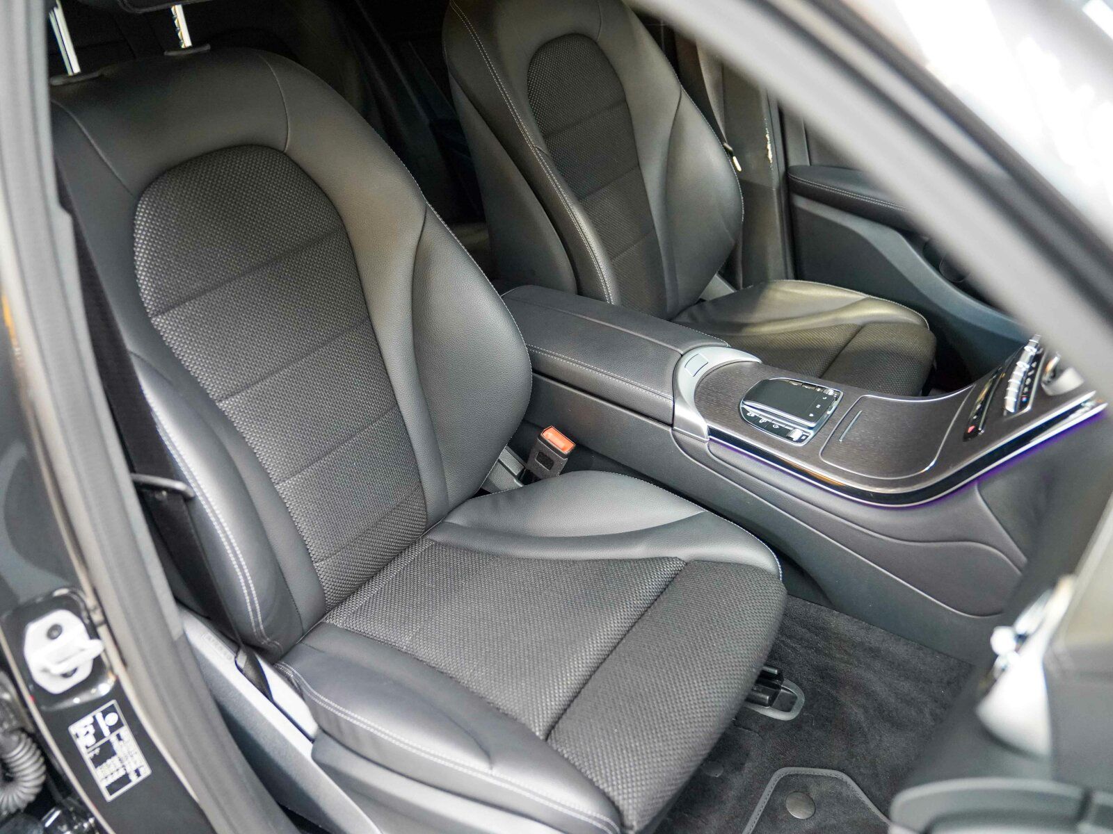 Mercedes-Benz GLC 300 de 4M Coupé AMG Line - Samsaru's Car Outlet