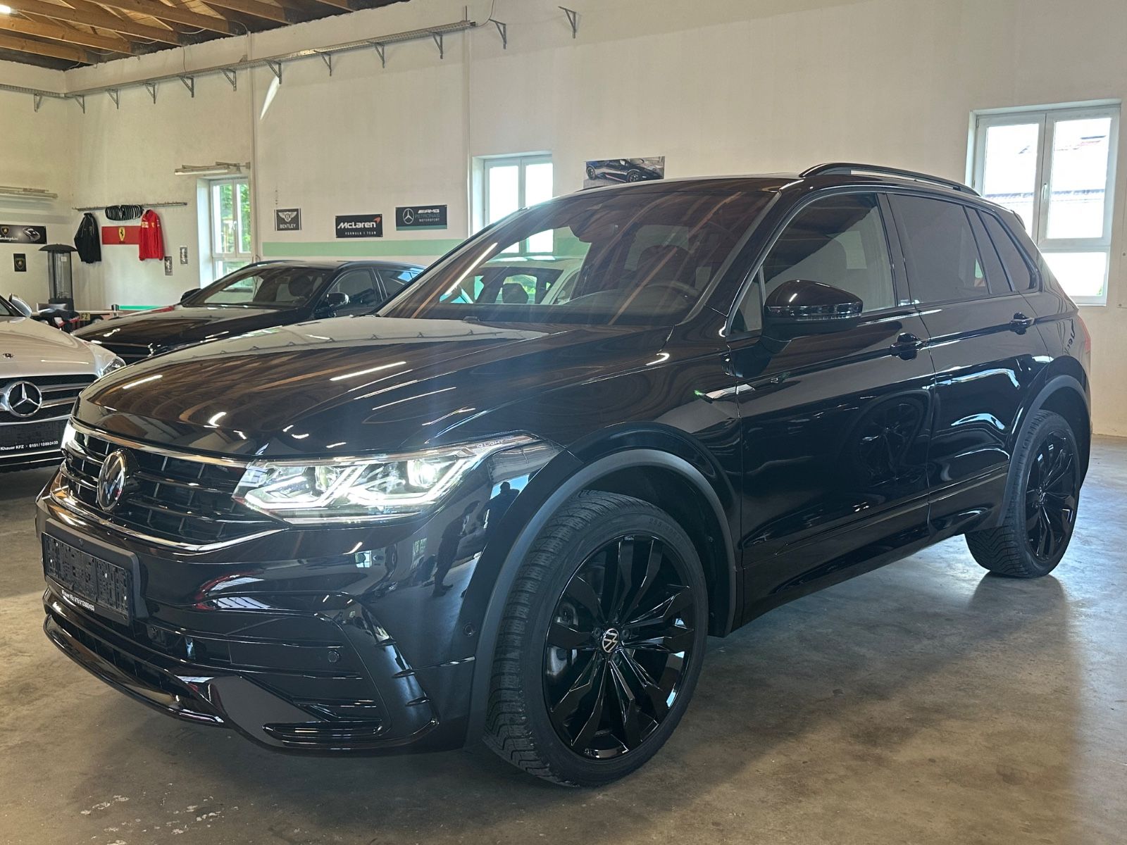 Volkswagen Tiguan R-Line 4Motion - Samsaru's Car Outlet