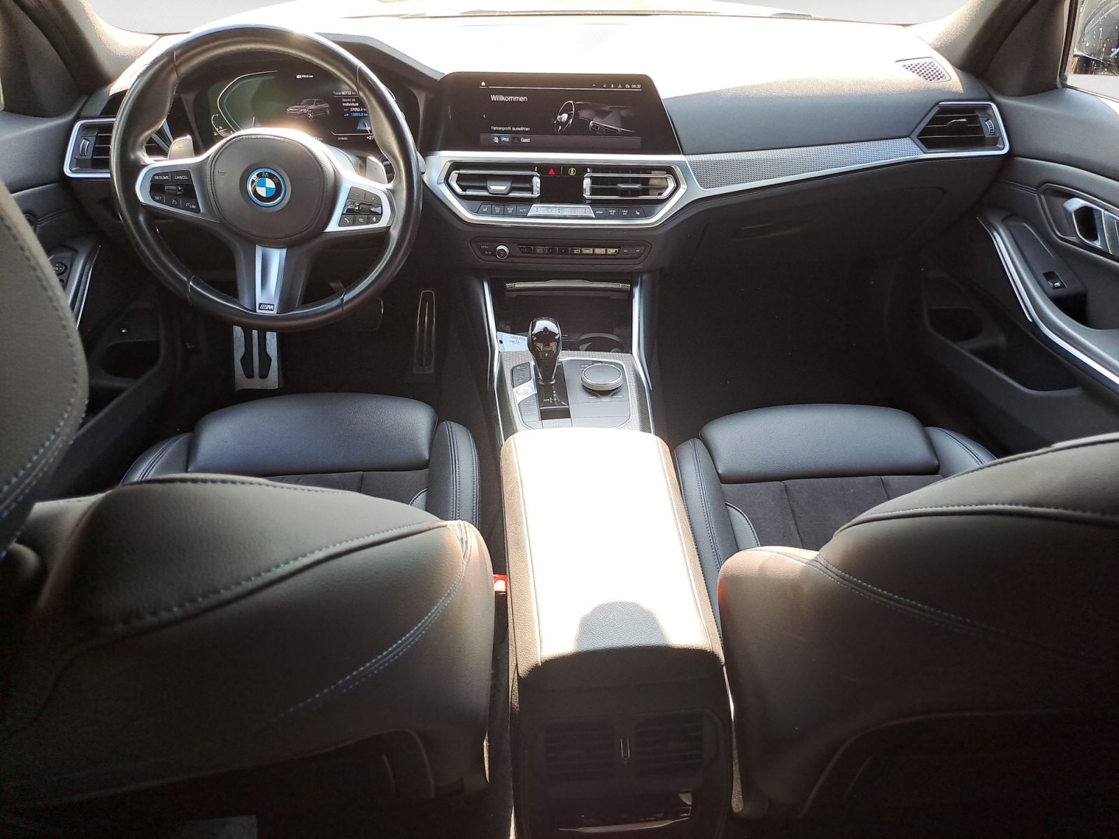 BMW 330e M Sport - Samsaru's Car Outlet