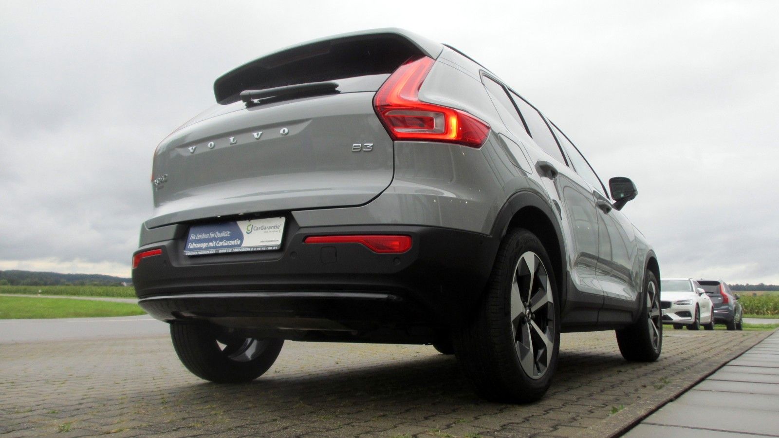 Volvo XC40 B3 Plus Dark 2WD +LEDER+PANO+360°+PIXEL+AHK