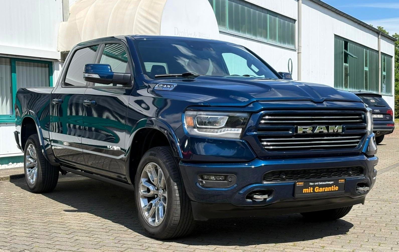 Dodge RAM 1500 4x4 Laramie 5.7l Crew Memory,Pano,Sound