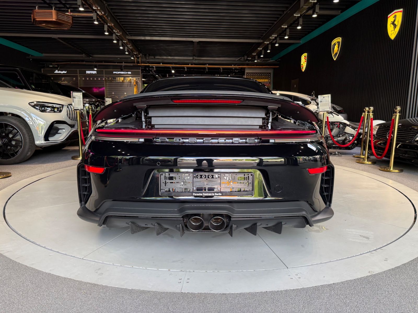 Porsche 992 911 GT3 Touring - Samsaru's Car Outlet
