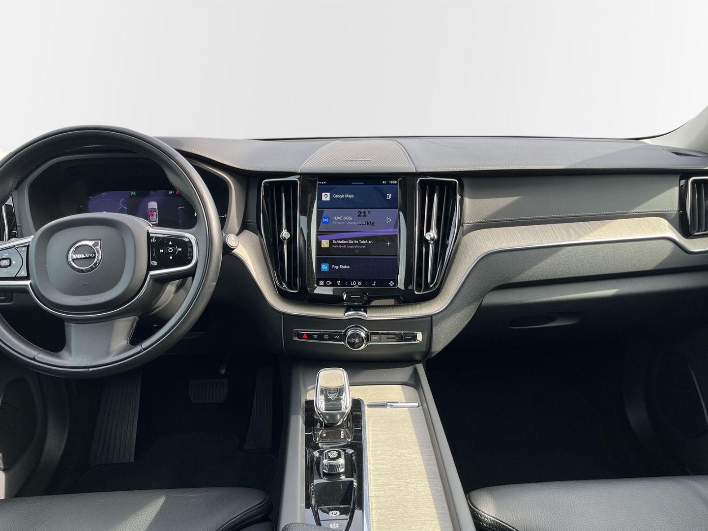 Volvo XC60 Recharge T6 AWD Inscription - Samsaru's Car Outlet