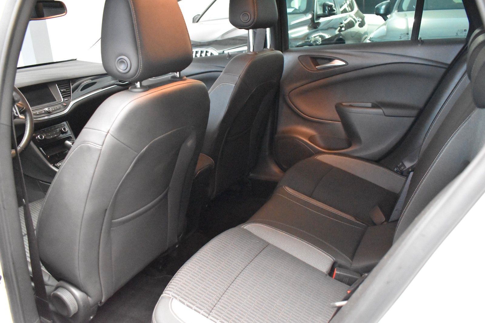 Opel Astra K Sports Tourer Elegance - Samsaru's Car Outlet